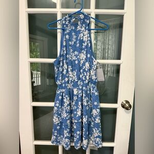 Collective Concepts Pleated Floral Dress size large. NWT